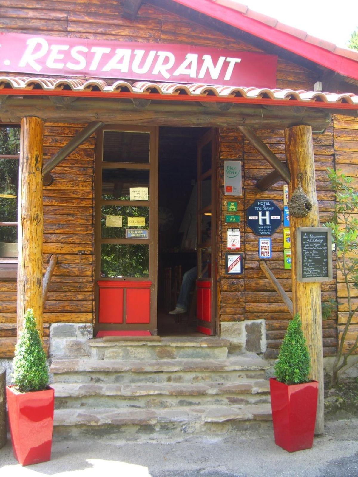 Auberge Les Myrtilles Le Bosc  Bagian luar foto
